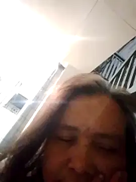 jeanyummytits online show from May 1, 2026, 1:38 pm