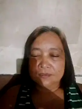 jeanyummytits online show from May 19, 2026, 12:23 pm