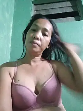 morenabb69 online show from May 14, 2026, 8:39 pm