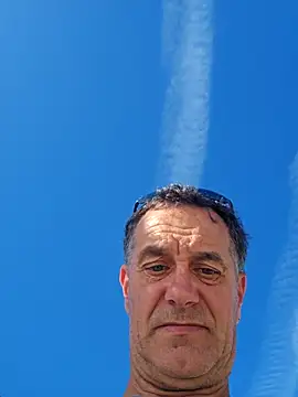 Snapshot of loulouferrari chatting on June 2, 2026, 4:51 pm loulouferrari online show from June 2, 2026, 4:51 pm