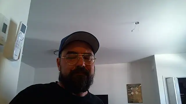 Snapshot of Danos47x chatting on April 12, 2026, 4:32 pm Danos47x online show from April 12, 2026, 4:32 pm