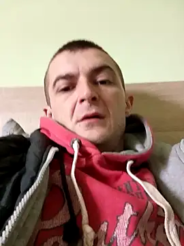 Snapshot of Mariofls chatting on May 1, 2026, 12:32 pm Mariofls online show from May 1, 2026, 12:32 pm