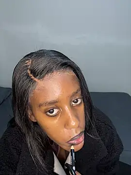 petite bee online show from May 10, 2026, 9:16 pm