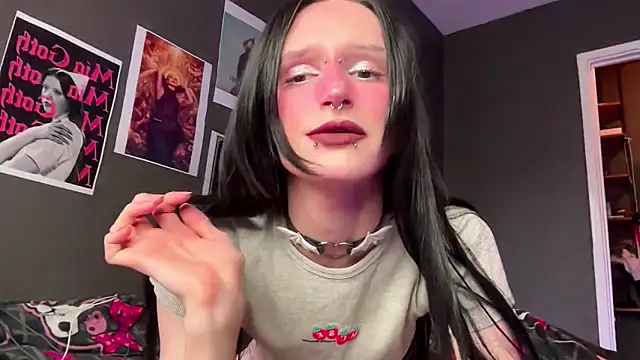 Snapshot of Niky_Long chatting on April 16, 2026, 1:45 pm Niky Long online show from April 16, 2026, 1:45 pm