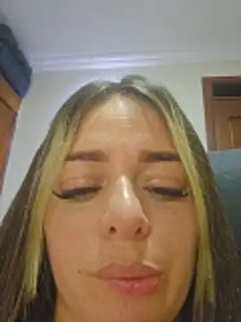 Snapshot of BriannaBunnyy chatting on May 13, 2026, 5:14 am BriannaBunnyy online show from May 13, 2026, 5:14 am