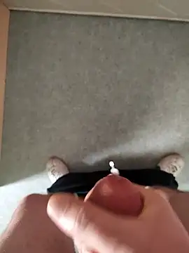 Loulou06123 online show from April 13, 2026, 4:00 pm