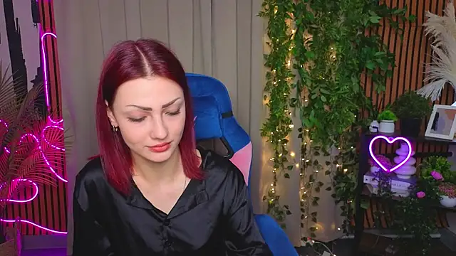 Snapshot of CarolynReeves chatting on April 15, 2026, 10:10 am CarolynReeves online show from April 15, 2026, 10:10 am