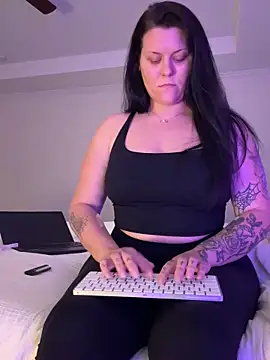 Snapshot of kittyykat767 chatting on April 15, 2026, 2:28 am kittyykat767 online show from April 15, 2026, 2:28 am