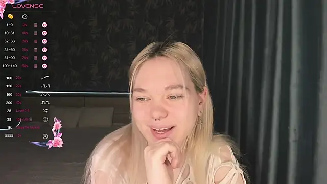 Snapshot of Anna_Delon chatting on April 25, 2026, 7:22 am Anna Delon online show from April 25, 2026, 7:22 am