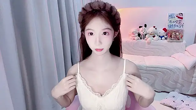 Snapshot of lucky-tt chatting on June 22, 2026, 12:02 pm lucky-tt online show from June 22, 2026, 12:02 pm