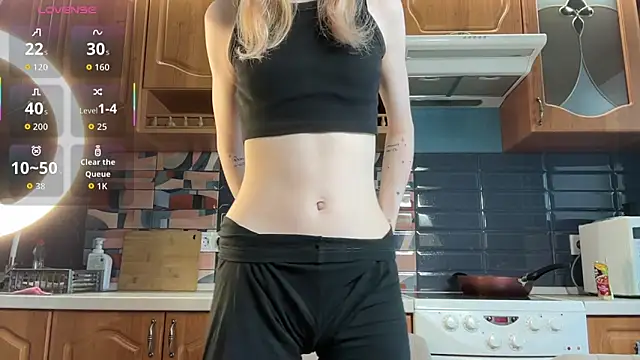 Snapshot of eileencrowday chatting on April 14, 2026, 3:11 am eileencrowday online show from April 14, 2026, 3:11 am