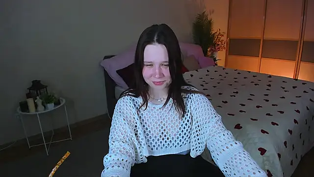Snapshot of MooonlightSky chatting on May 12, 2026, 4:42 am MooonlightSky online show from May 12, 2026, 4:42 am