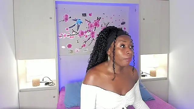 Snapshot of TaylorBloom chatting on June 12, 2026, 11:41 am TaylorBloom online show from June 12, 2026, 11:41 am