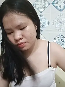 Seraphinahh online show from June 28, 2026, 4:13 pm
