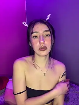 NickieCute- online show from May 1, 2026, 2:05 am