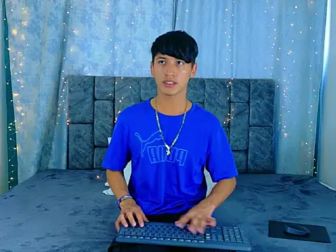 Snapshot of IhanKing chatting on May 22, 2026, 7:23 pm IhanKing online show from May 22, 2026, 7:23 pm