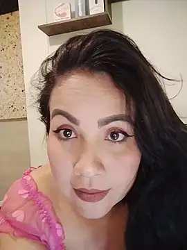 jade rossie online show from May 20, 2026, 3:58 am