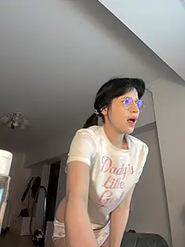 Snapshot of fothisaa chatting on April 15, 2026, 10:21 pm fothisaa online show from April 15, 2026, 10:21 pm