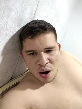 Snapshot of ian_charmboy chatting on April 14, 2026, 7:02 am ian charmboy online show from April 14, 2026, 7:02 am