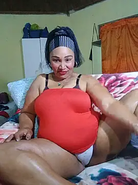 Snapshot of Divine_doll chatting on July 18, 2026, 9:12 pm Divine doll online show from July 18, 2026, 9:12 pm
