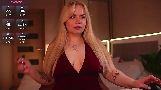 LisaLove3 online show from June 12, 2026, 9:01 pm