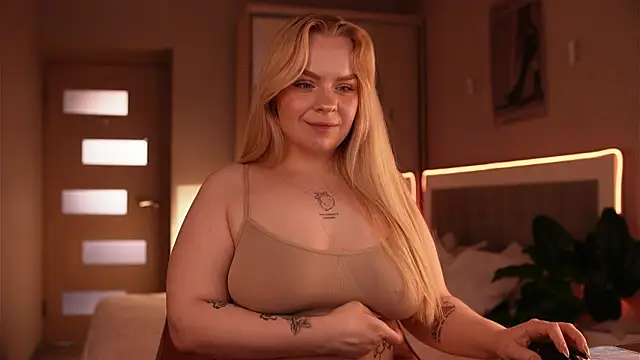 LisaLove3 online show from July 25, 2026, 8:33 am