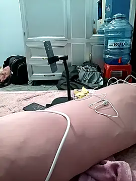 Snapshot of Labury chatting on April 16, 2026, 3:29 am Labury online show from April 16, 2026, 3:29 am