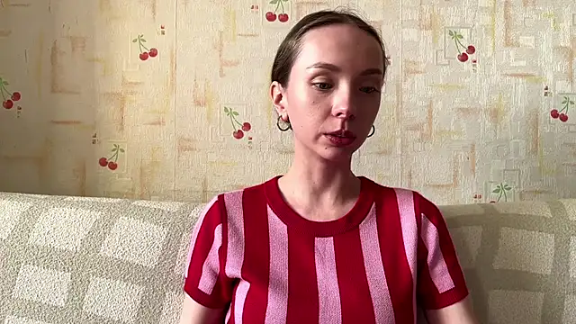 AdriannaBill online show from May 17, 2026, 4:07 pm