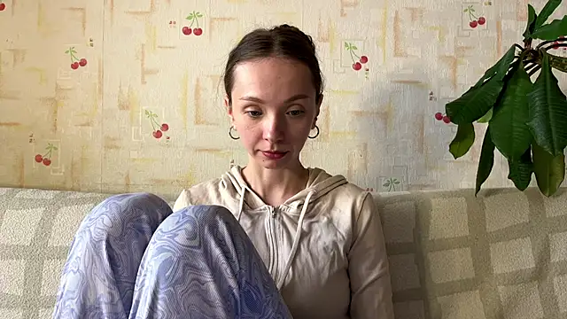 AdriannaBill online show from April 29, 2026, 4:33 pm