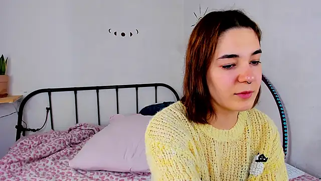 LiyaFly online show from June 11, 2026, 2:47 pm
