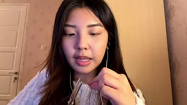 Snapshot of MinnaHannaman chatting on April 16, 2026, 8:37 am MinnaHannaman online show from April 16, 2026, 8:37 am