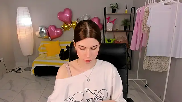 Umia Bordered online show from April 16, 2026, 11:44 am