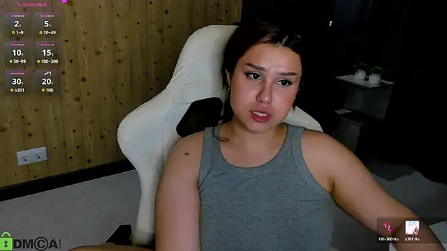 nicolewoss online show from June 16, 2026, 3:28 am