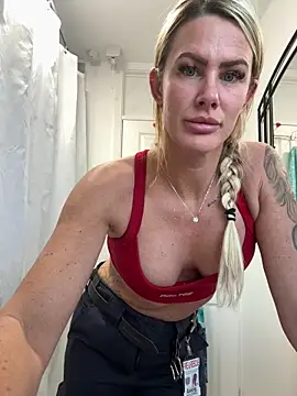 Savannah Rae online show from May 11, 2026, 7:22 pm