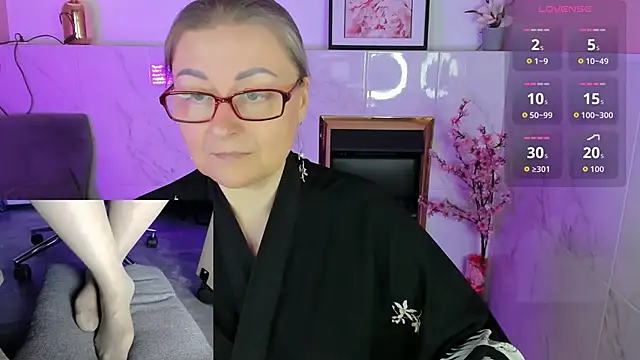Alexandra Kind online show from May 29, 2026, 1:28 pm