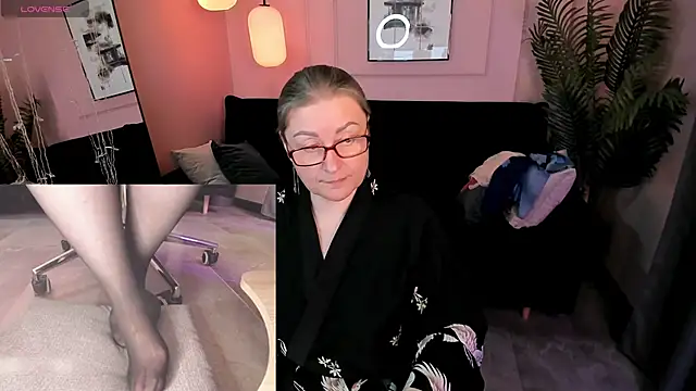 Alexandra Kind online show from May 6, 2026, 8:57 pm