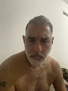 Snapshot of Calamar70 chatting on April 14, 2026, 11:54 pm Calamar70 online show from April 14, 2026, 11:54 pm