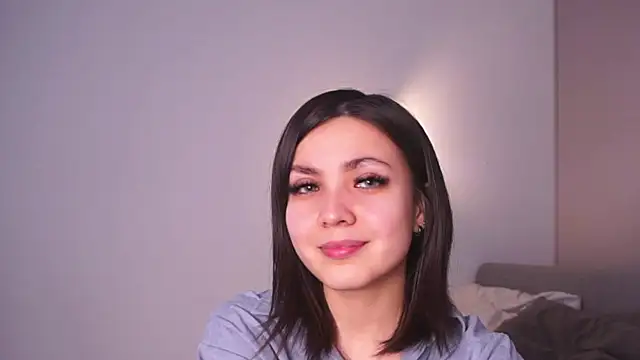 ElviraGounder online show from May 4, 2026, 6:38 am