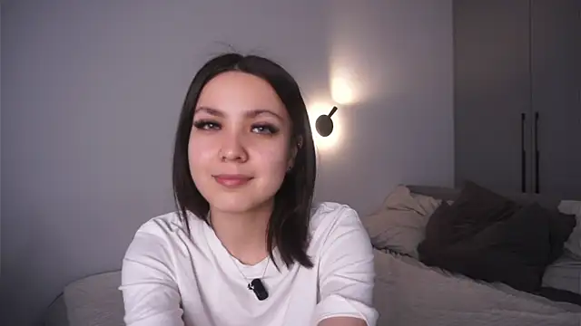 ElviraGounder online show from April 29, 2026, 6:06 am