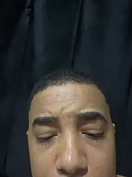 Snapshot of El_negro_2020 chatting on April 16, 2026, 3:29 am El negro 2020 online show from April 16, 2026, 3:29 am