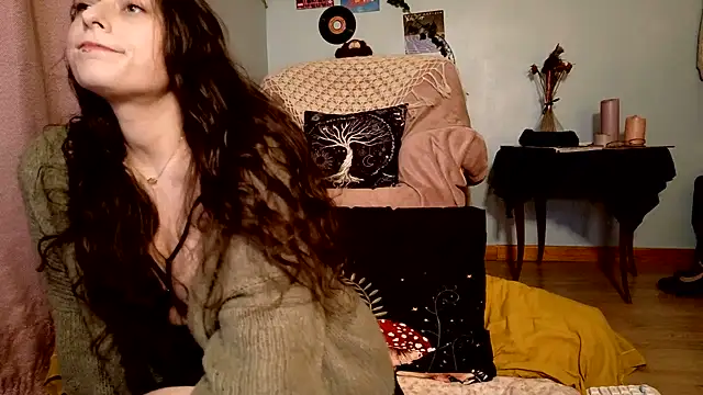 missclochette online show from July 27, 2026, 12:12 pm