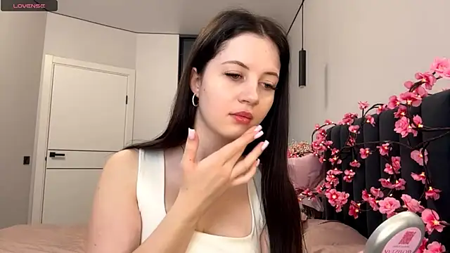 Snapshot of Rose_Retslav chatting on April 20, 2026, 7:11 am Rose Retslav online show from April 20, 2026, 7:11 am