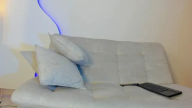 Aohomlester  online show from May 4, 2026, 1:47 pm