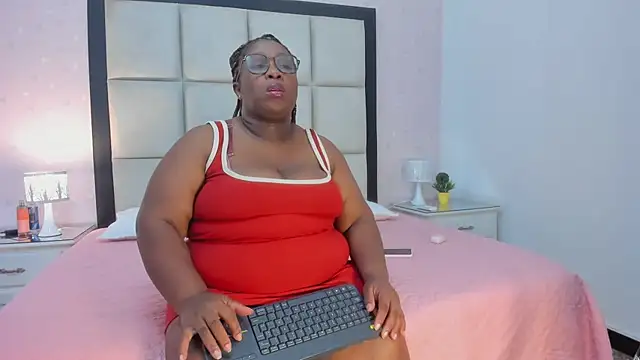 Snapshot of TreisyVixen chatting on June 28, 2026, 3:13 am TreisyVixen online show from June 28, 2026, 3:13 am
