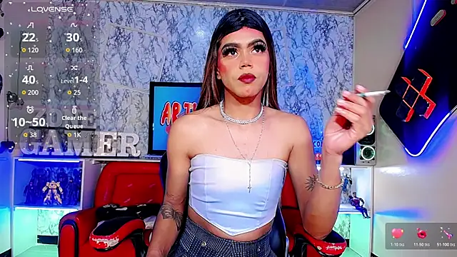 abril gomez   online show from May 15, 2026, 3:26 am