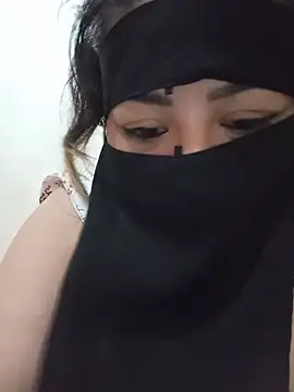Snapshot of Chahrazad1 chatting on July 14, 2026, 4:02 pm Chahrazad1 online show from July 14, 2026, 4:02 pm
