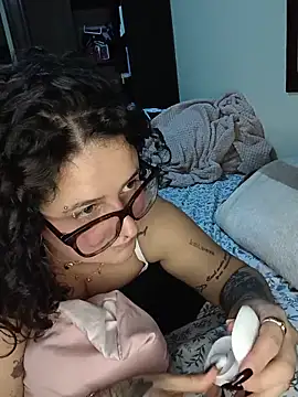  lascivious online show from May 19, 2026, 2:40 am