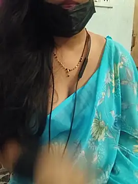 sweetylove01 online show from May 28, 2026, 12:33 pm