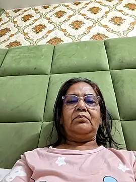 Shalini3456 online show from May 21, 2026, 10:29 pm