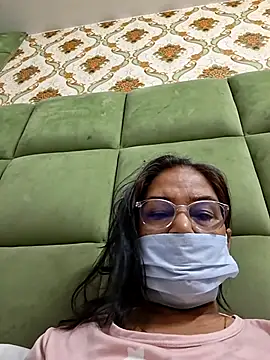 Shalini3456 online show from May 21, 2026, 9:50 am